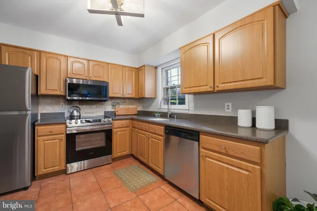 $723,900 | 16 South Manchester Street, Arlington, VA 22204