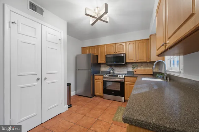 $723,900 | 16 South Manchester Street, Arlington, VA 22204