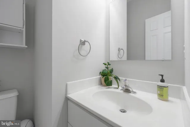 $723,900 | 16 South Manchester Street, Arlington, VA 22204