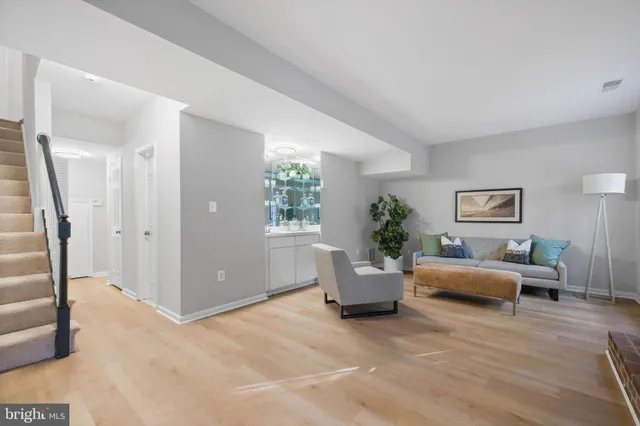 $723,900 | 16 South Manchester Street, Arlington, VA 22204