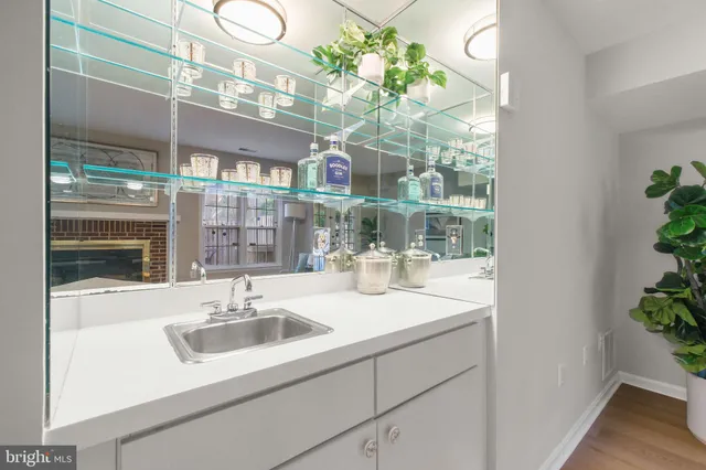 $723,900 | 16 South Manchester Street, Arlington, VA 22204