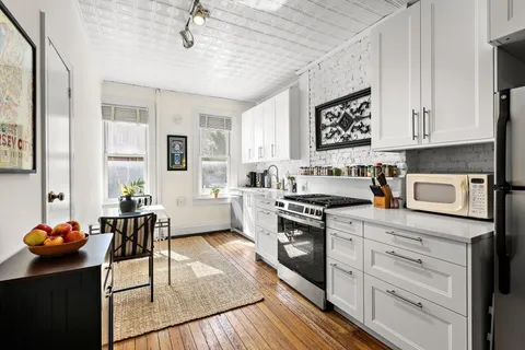 $475,000 | 351 8th Street, Unit 1R, Jersey City, NJ 07302