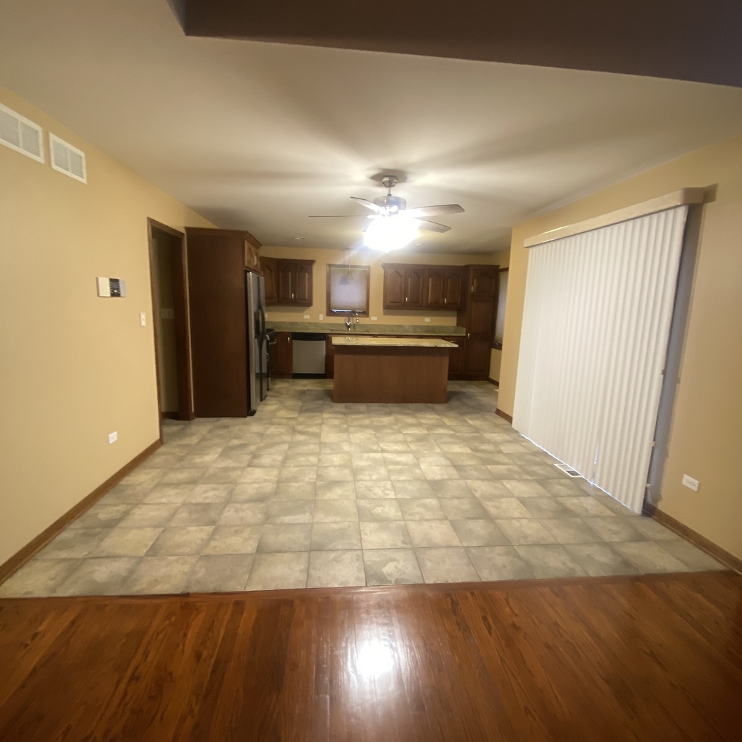 24446 Newport Drive Crete, IL 60417 - Photo 2 of 15