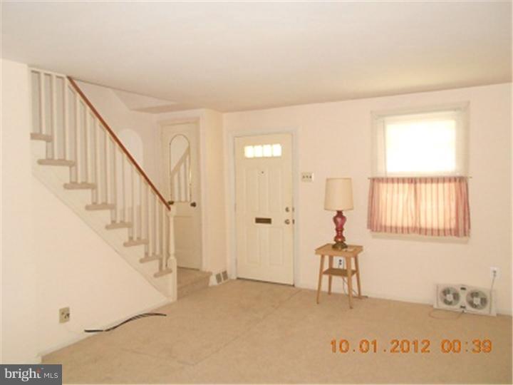 119 Margate Road Upper Darby, PA 19082 - Photo 3 of 13 Living Room