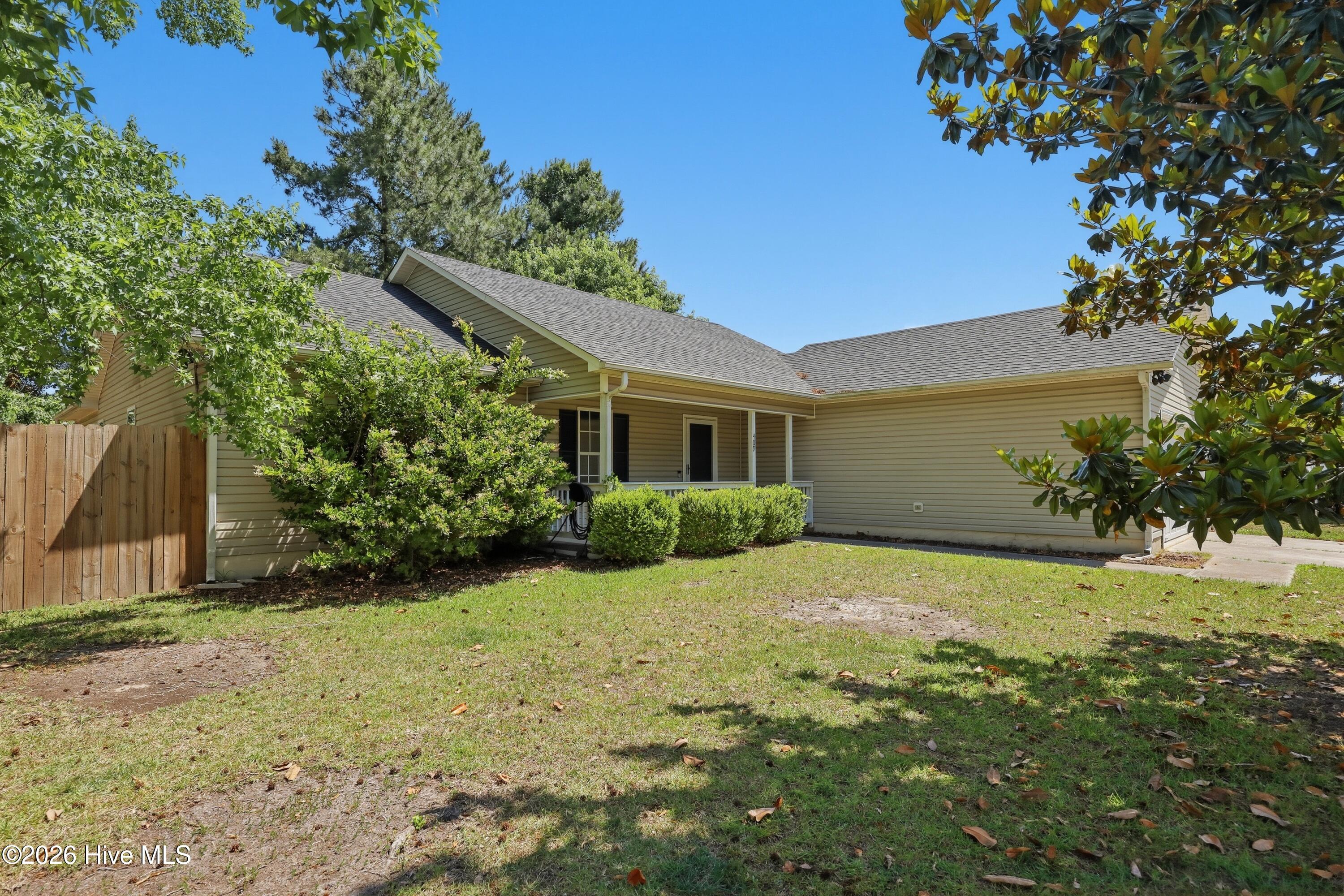 409 Spring Drive Jacksonville, NC 28540 - Photo 4 of 53