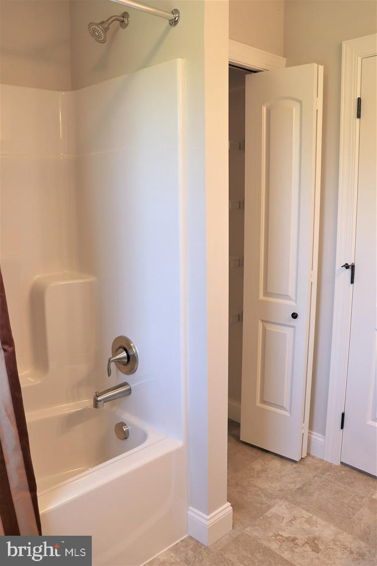 1029 Suffolk Drive Lititz, PA 17543 - Photo 34 of 41 Main Bathroom