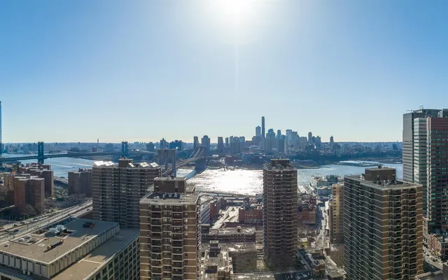 $8,008 | 8 Spruce Street, Unit 25J | Financial District