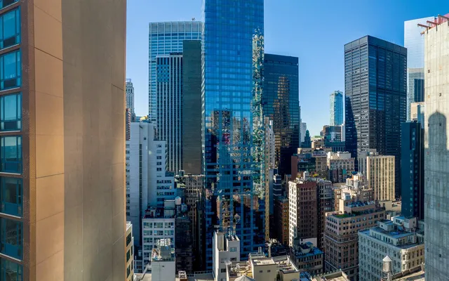$8,008 | 8 Spruce Street, Unit 25J | Financial District