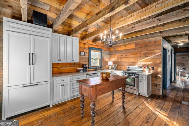 $395,000 | 28 Ayersville Road, Toccoa, GA 30577