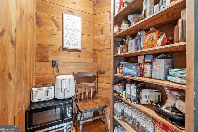 $395,000 | 28 Ayersville Road, Toccoa, GA 30577