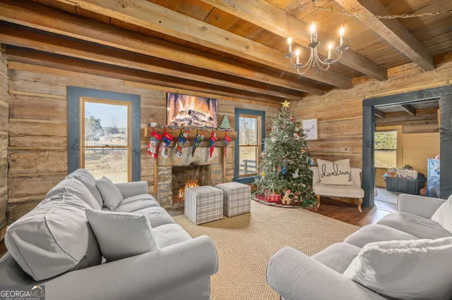 $395,000 | 28 Ayersville Road, Toccoa, GA 30577