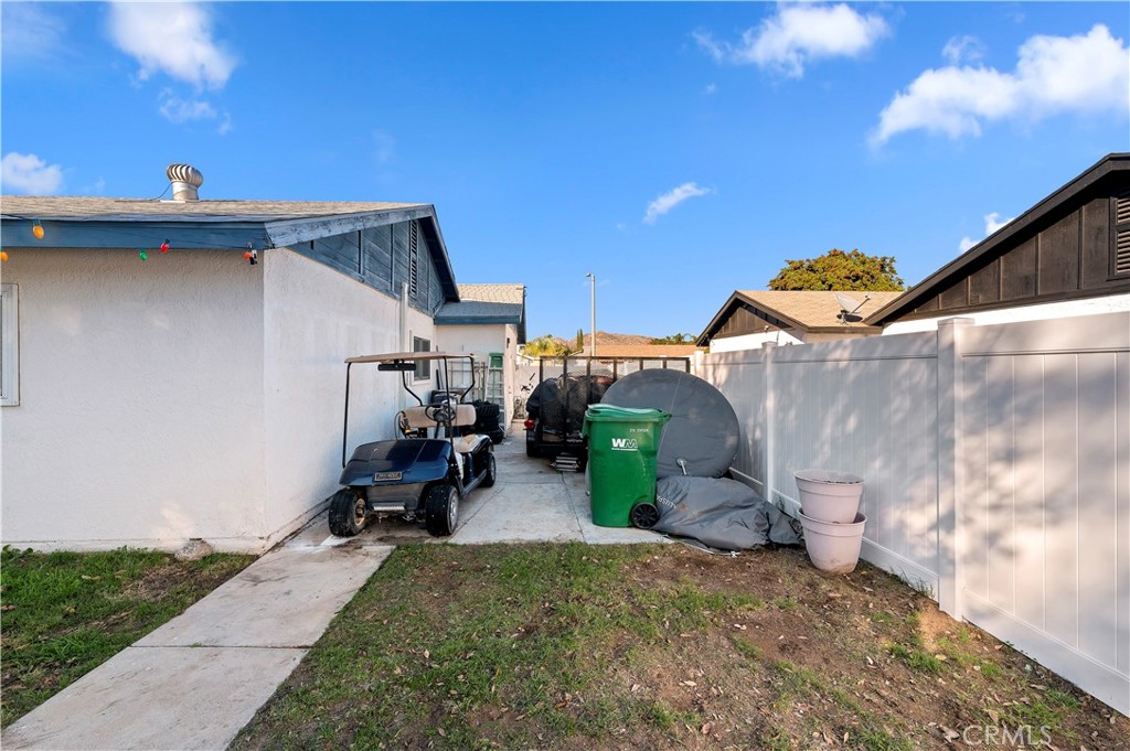 25143 Sugar Hill Road Moreno Valley, CA 92553 - Photo 25 of 28 a view of a outdoor space