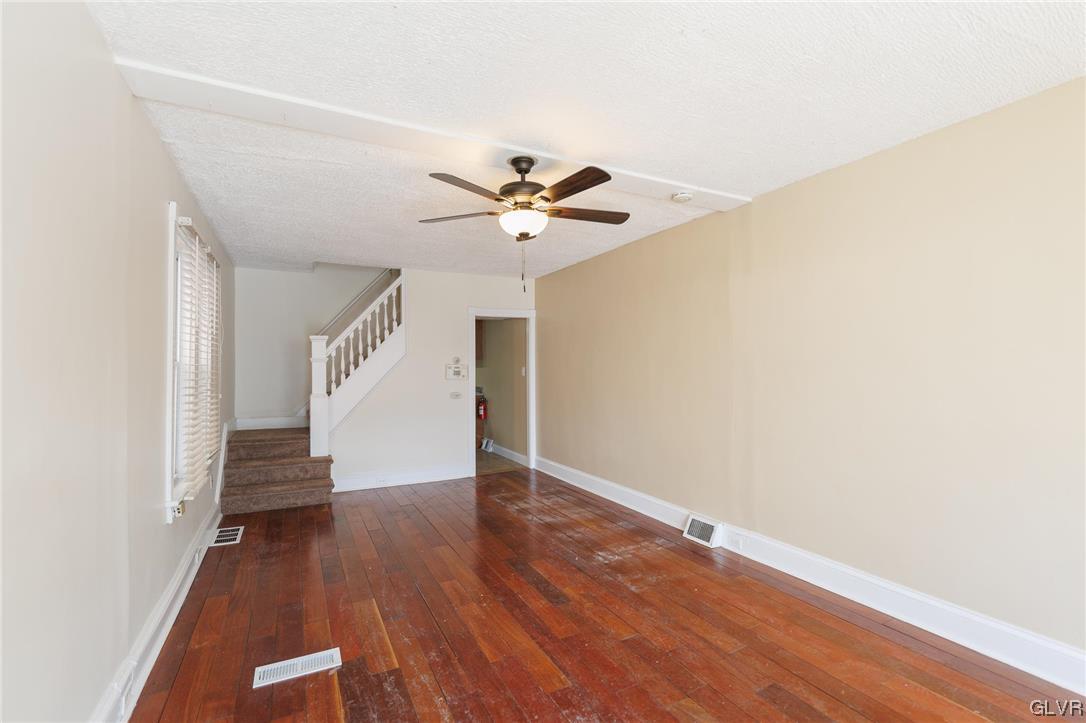 915 Ridge Street Easton, PA 18042 - Photo 4 of 19 Gallery Image 4