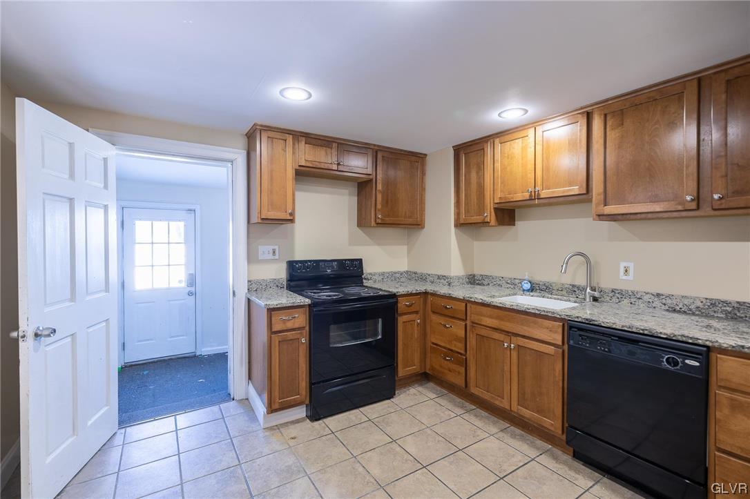 915 Ridge Street Easton, PA 18042 - Photo 7 of 19 Gallery Image 7