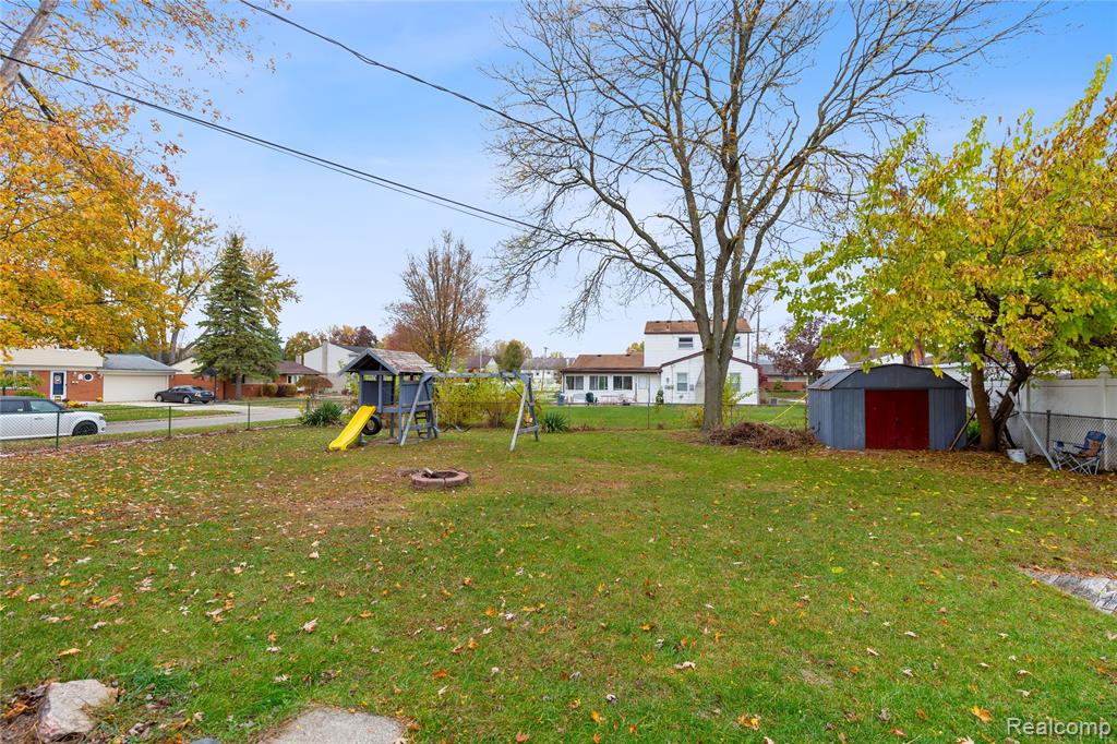 36698 Rolf Street Westland, MI 48186 - Photo 29 of 34