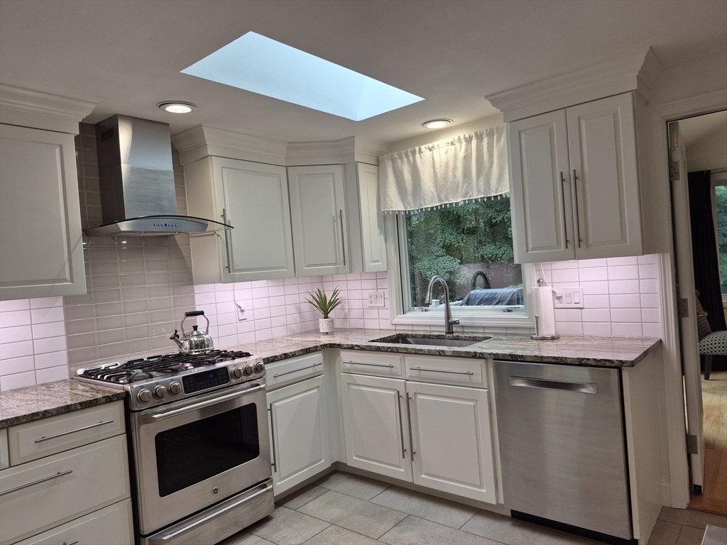 1 Tara Road Southborough, MA 01772 - Photo 4 of 42 Gallery Image 4