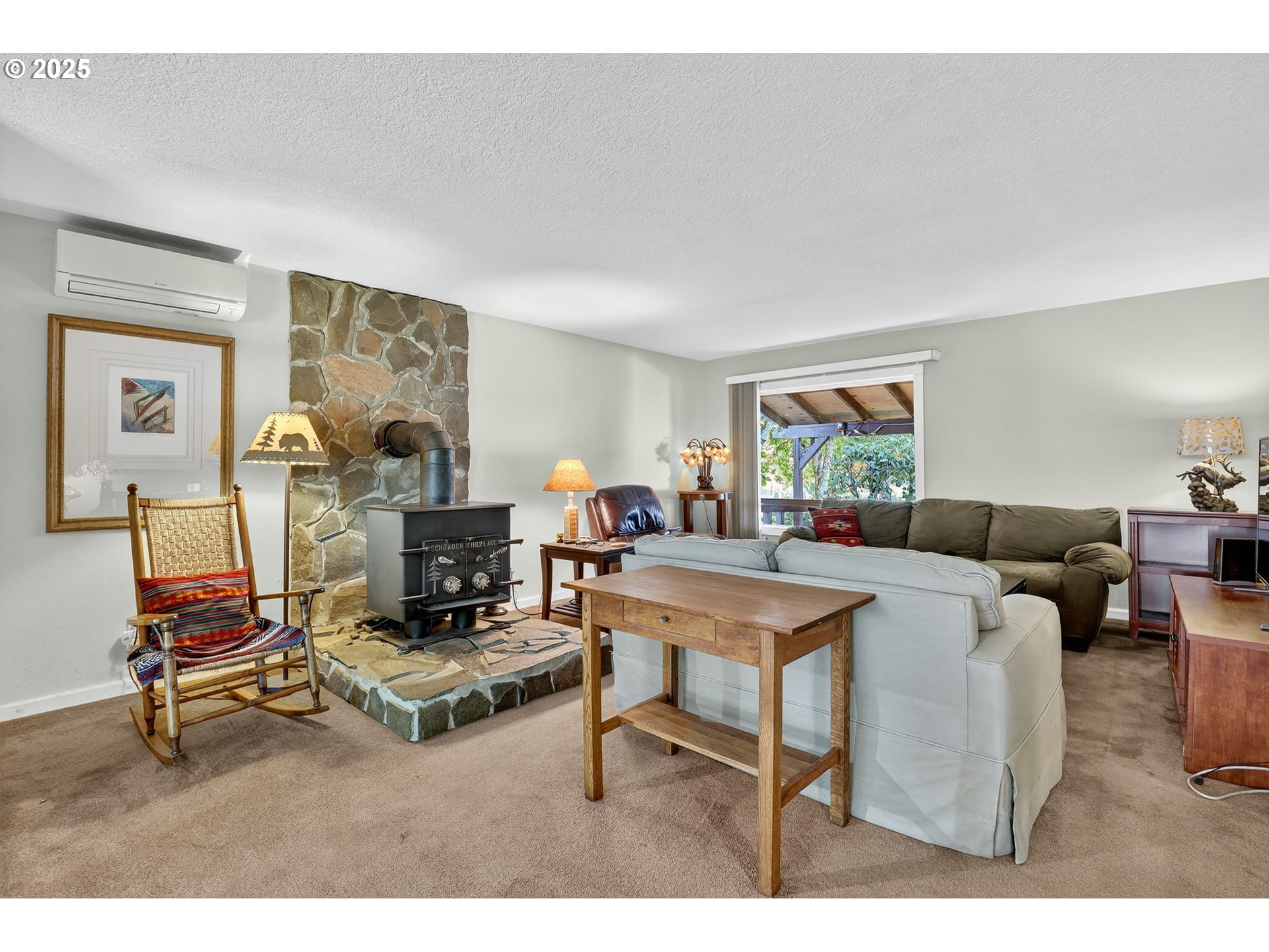 28870 Southeast Currin Road Estacada, OR 97023 - Photo 12 of 48 Living Room