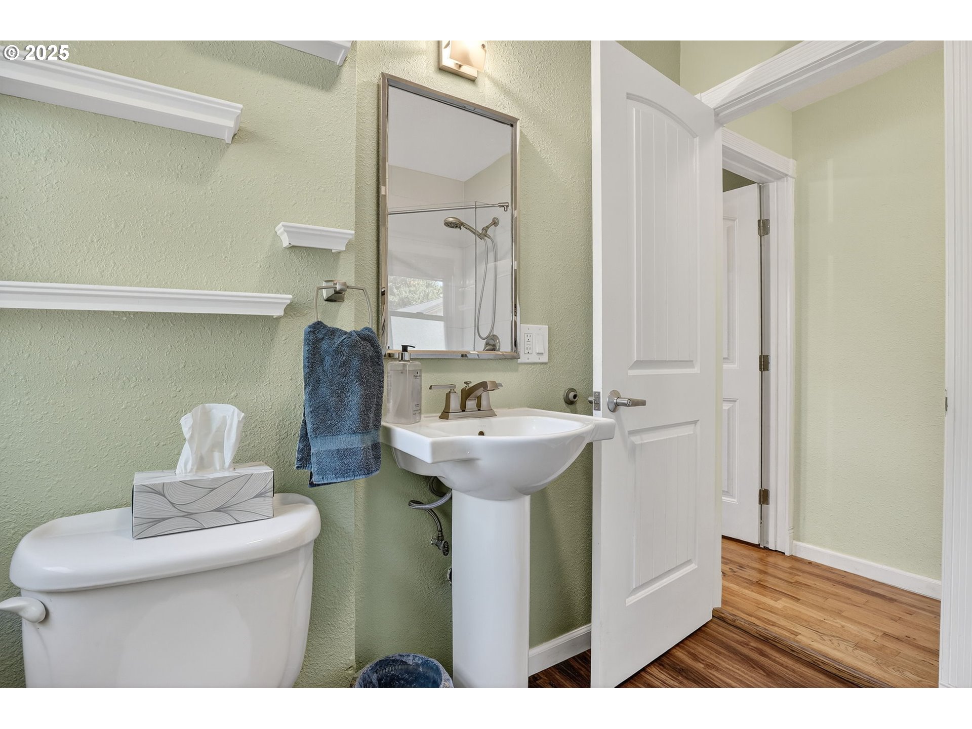 28870 Southeast Currin Road Estacada, OR 97023 - Photo 21 of 48 Bathroom