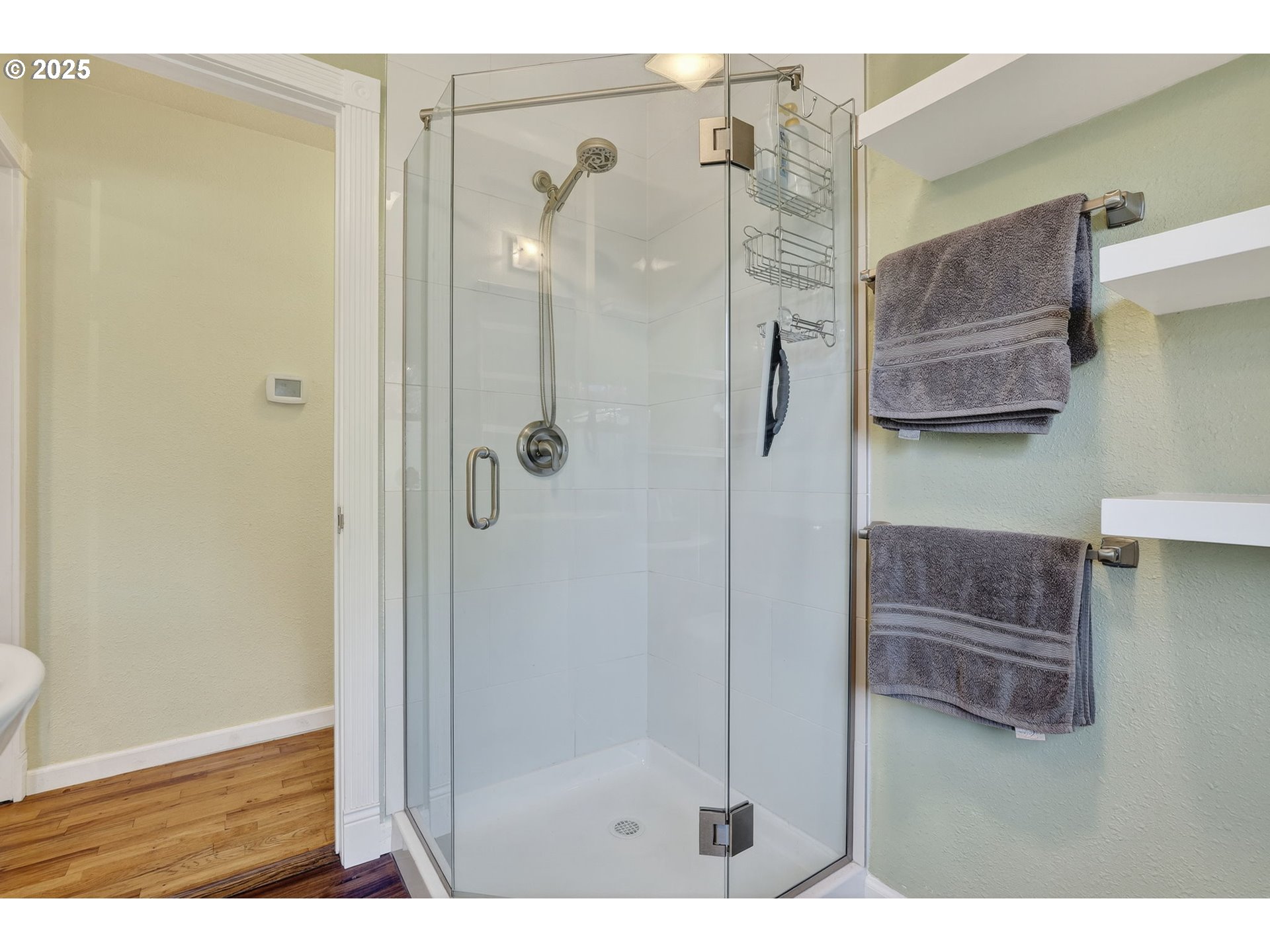 28870 Southeast Currin Road Estacada, OR 97023 - Photo 22 of 48 Bathroom