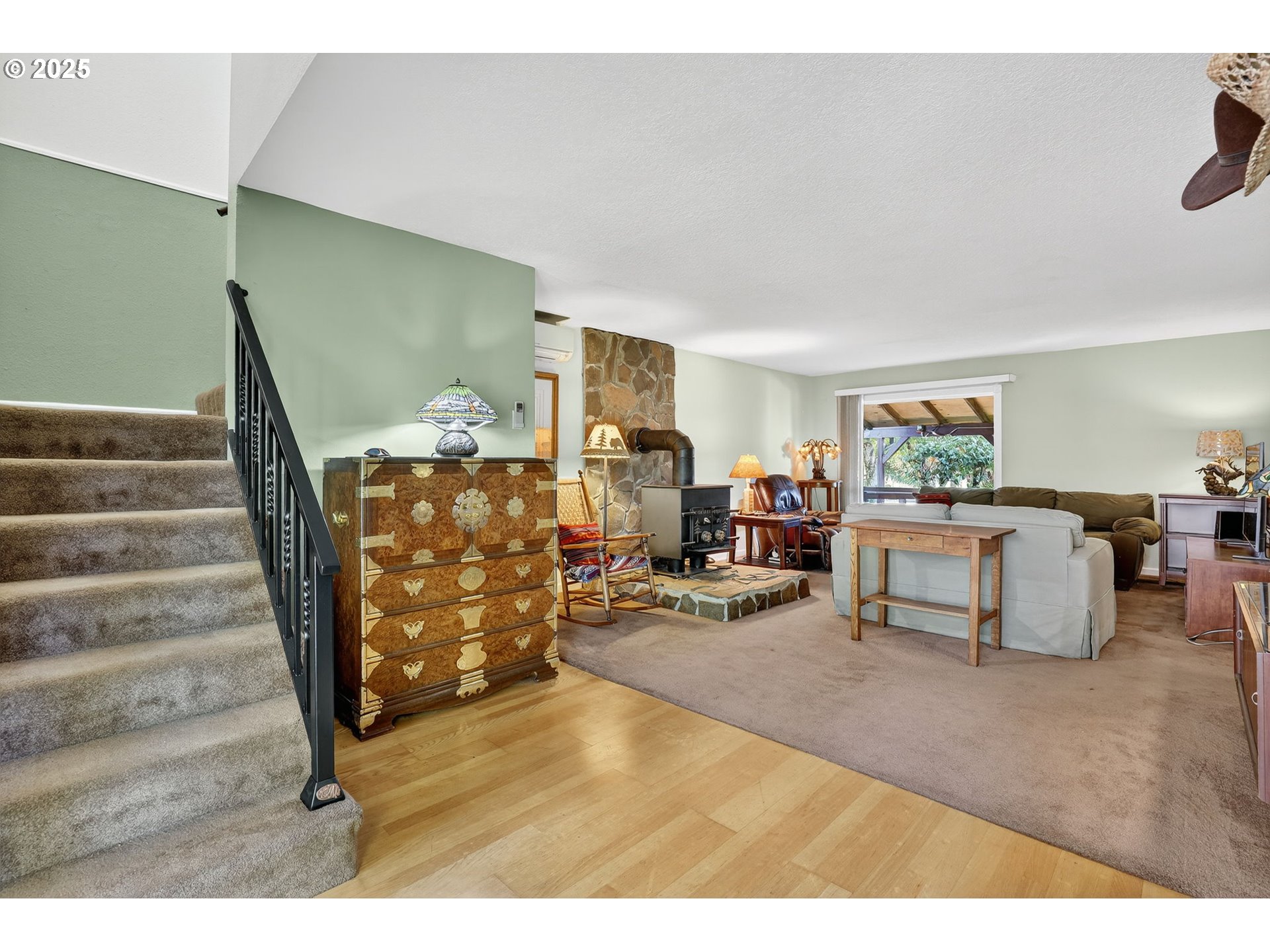 28870 Southeast Currin Road Estacada, OR 97023 - Photo 23 of 48 Living Room