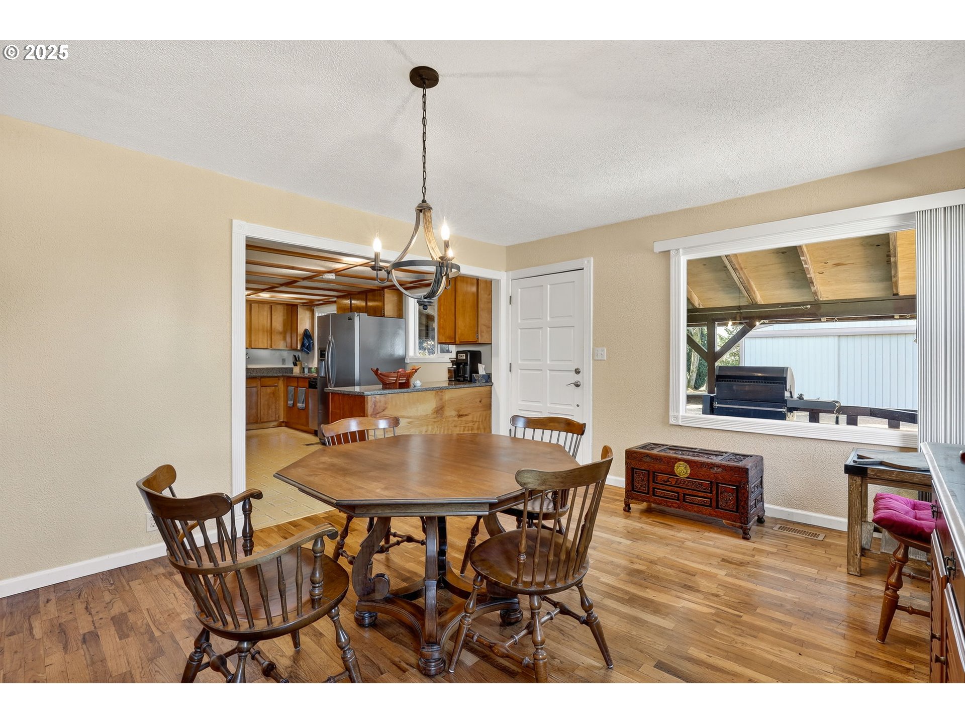 28870 Southeast Currin Road Estacada, OR 97023 - Photo 8 of 48 Kitchen/Dining Room
