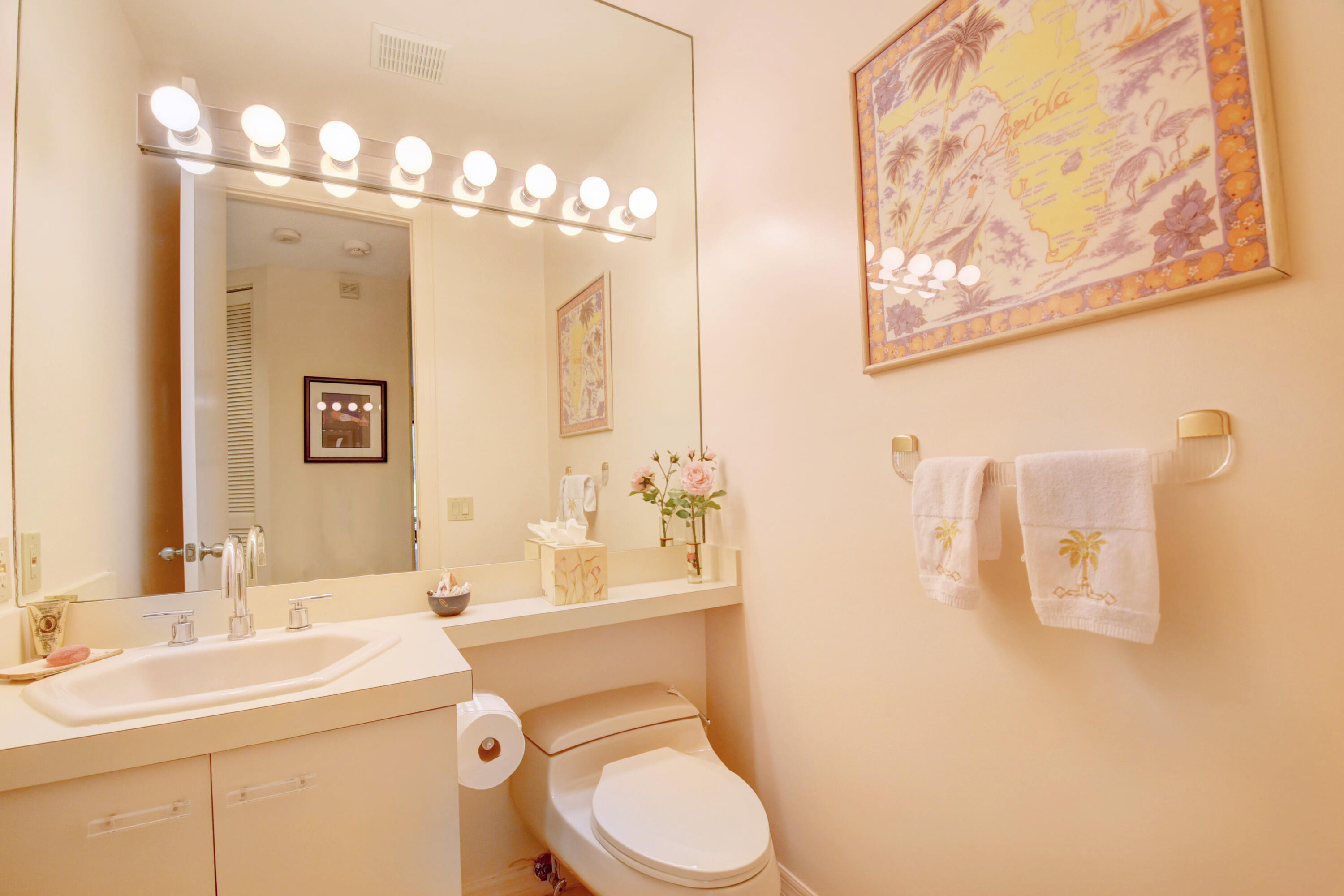 21181 Clubside Drive, Unit D Boca Raton, FL 33434 - Photo 31 of 55 guest bath
