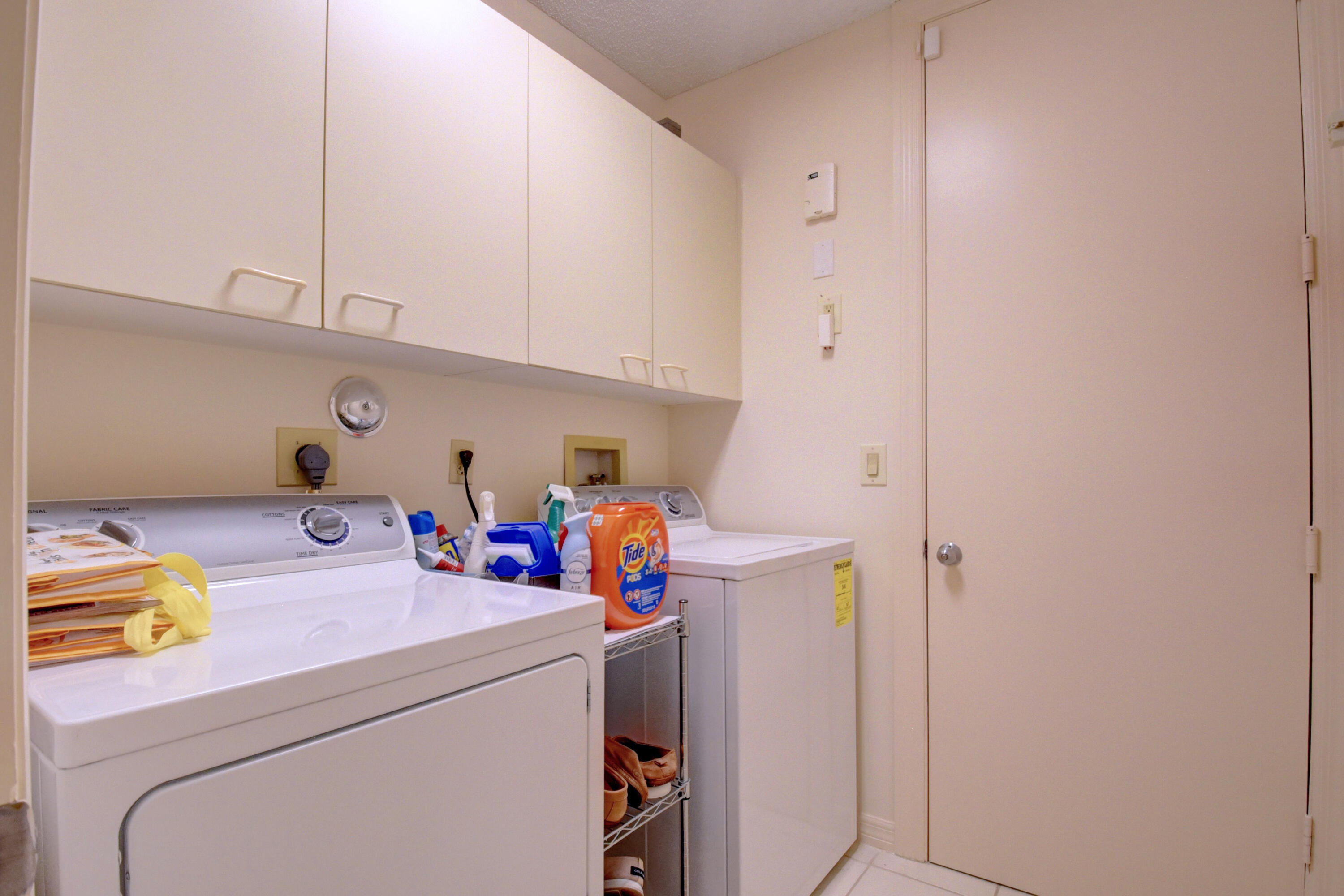 21181 Clubside Drive, Unit D Boca Raton, FL 33434 - Photo 37 of 55 laundry room