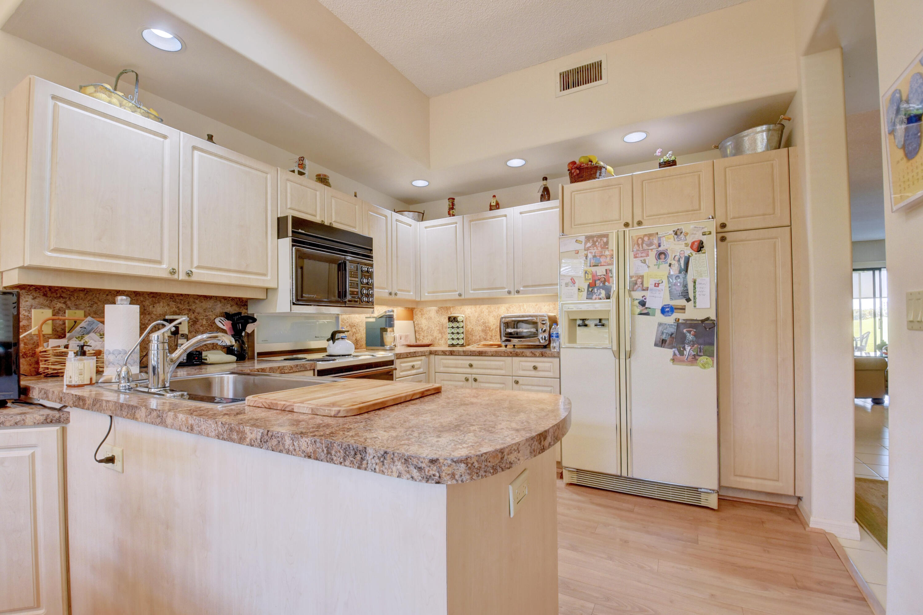 21181 Clubside Drive, Unit D Boca Raton, FL 33434 - Photo 9 of 55 kitchen