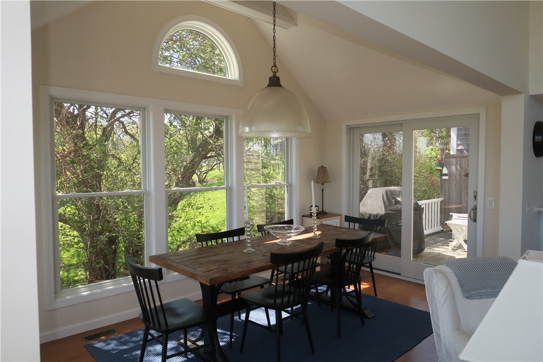 1205 Trims Road Block Island, RI 02807 - Photo 8 of 21 Dining room