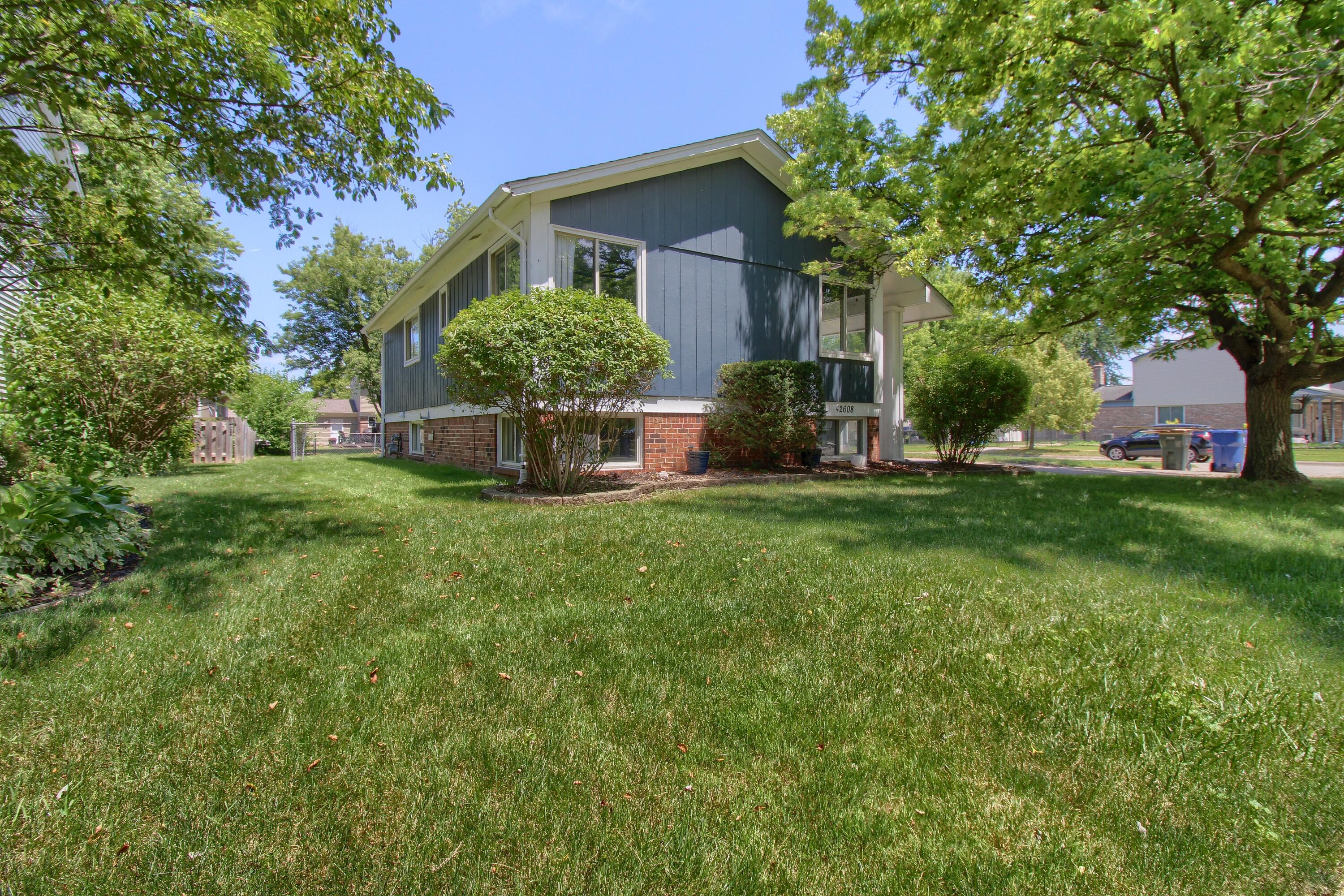 42608 Hanford Road Canton, MI 48187 - Photo 19 of 32 3-Front-3rd-View