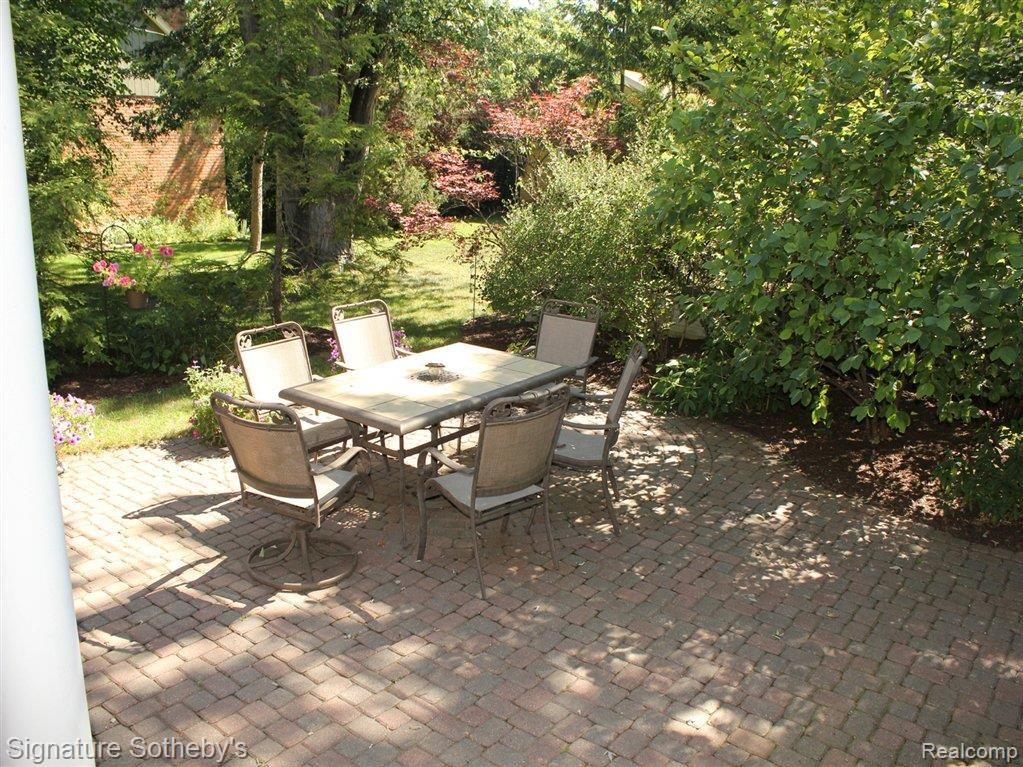 19690 Beverly Road Franklin, MI 48025 - Photo 21 of 23 Paver Patio.JPG