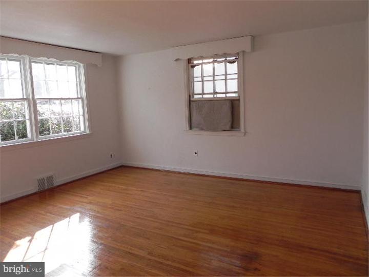 461 Sherman Road Springfield, PA 19064 - Photo 3 of 8