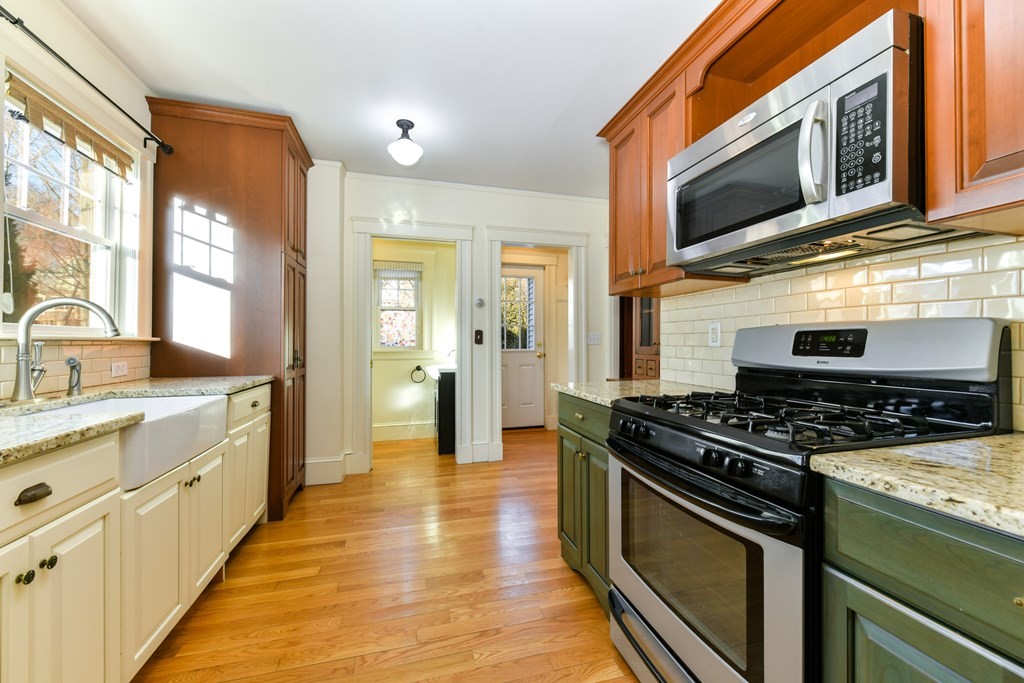 39 Glendower Road Boston, MA 02131 - Photo 3 of 22 Gallery Image 3