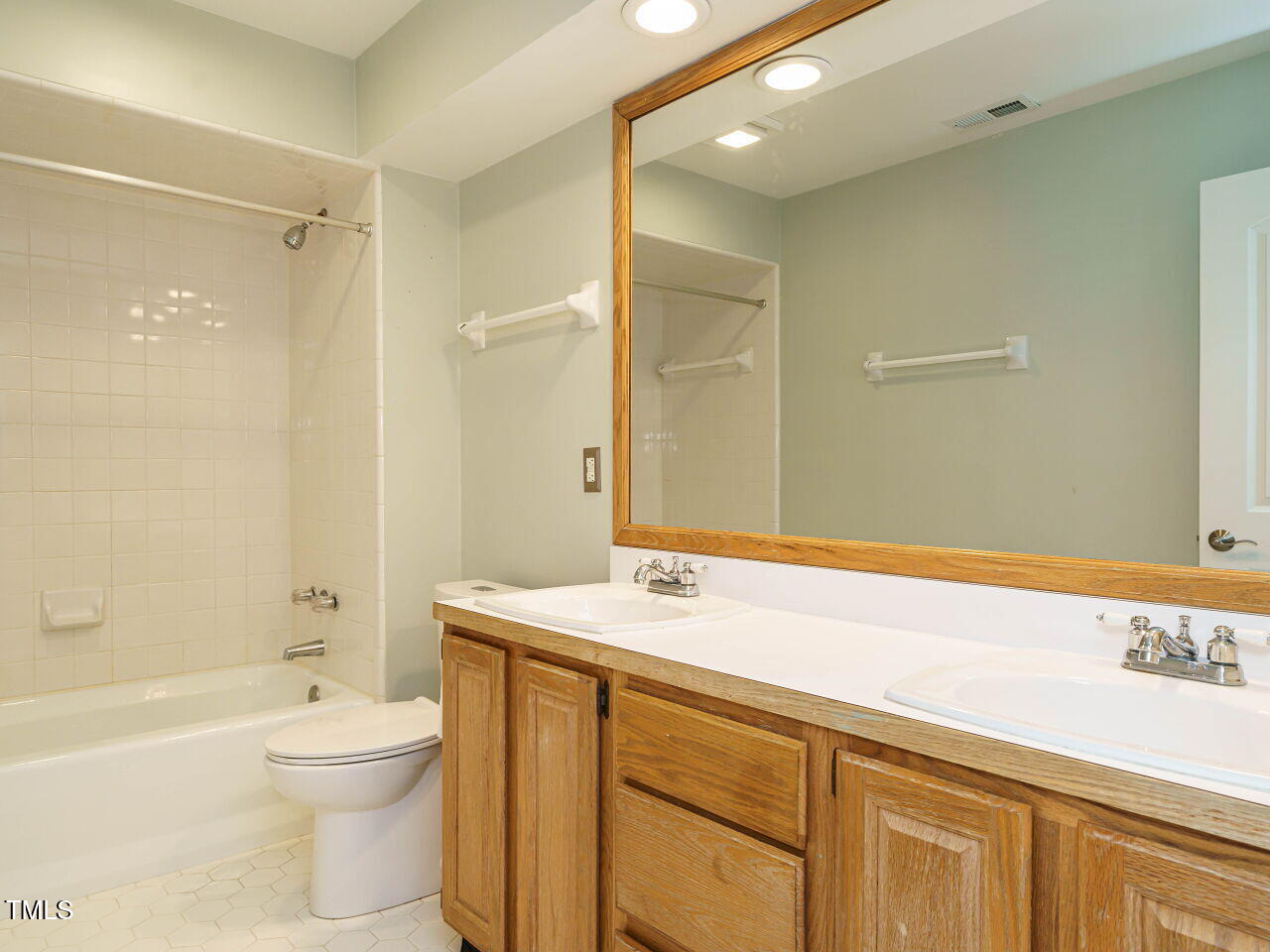 4204 Thetford Road Durham, NC 27707 - Photo 28 of 42 029-1280x960-bathroom