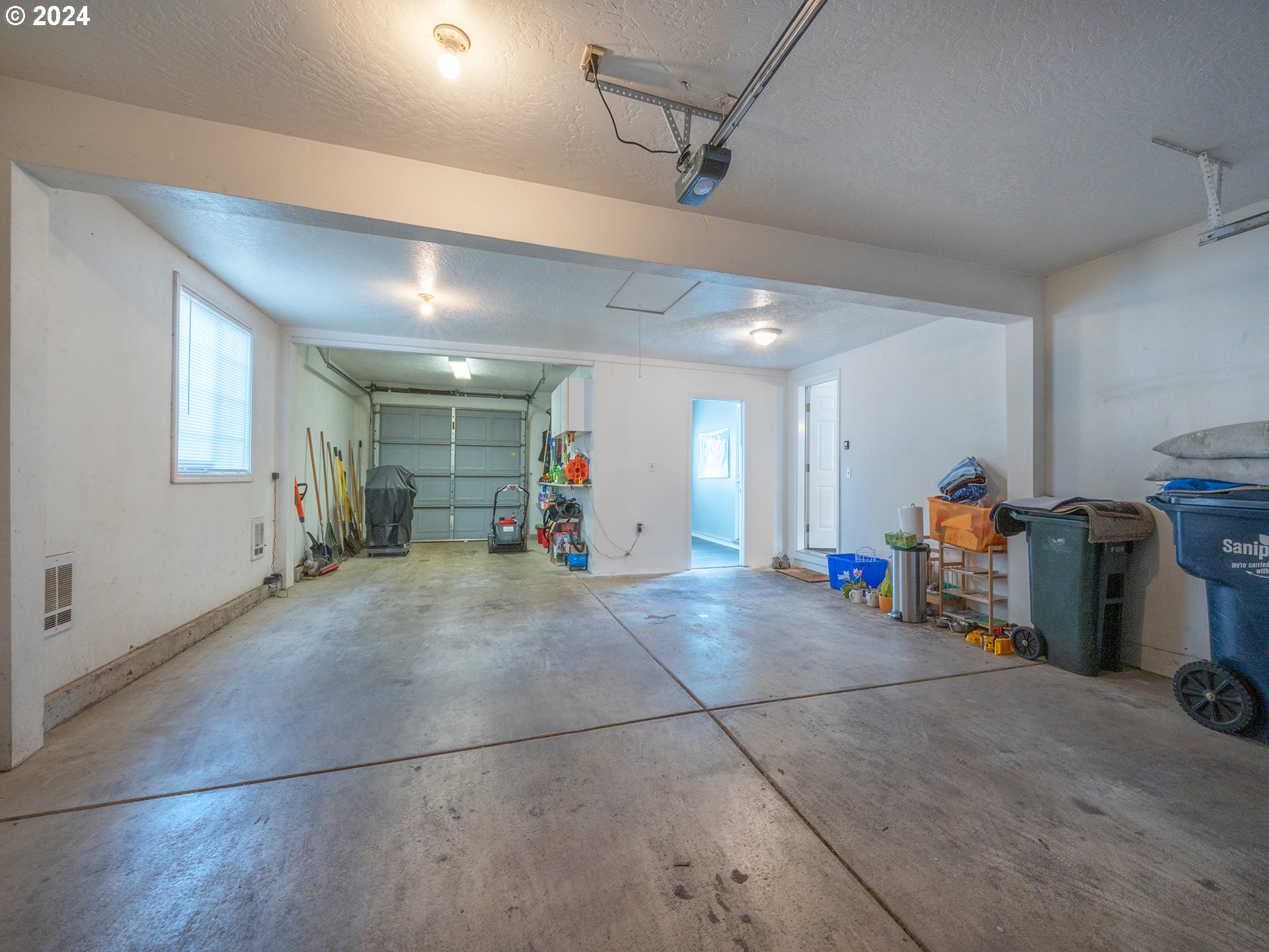 889 Aldridge Place Springfield, OR 97478 - Photo 22 of 46 a view of a room with gym equipment