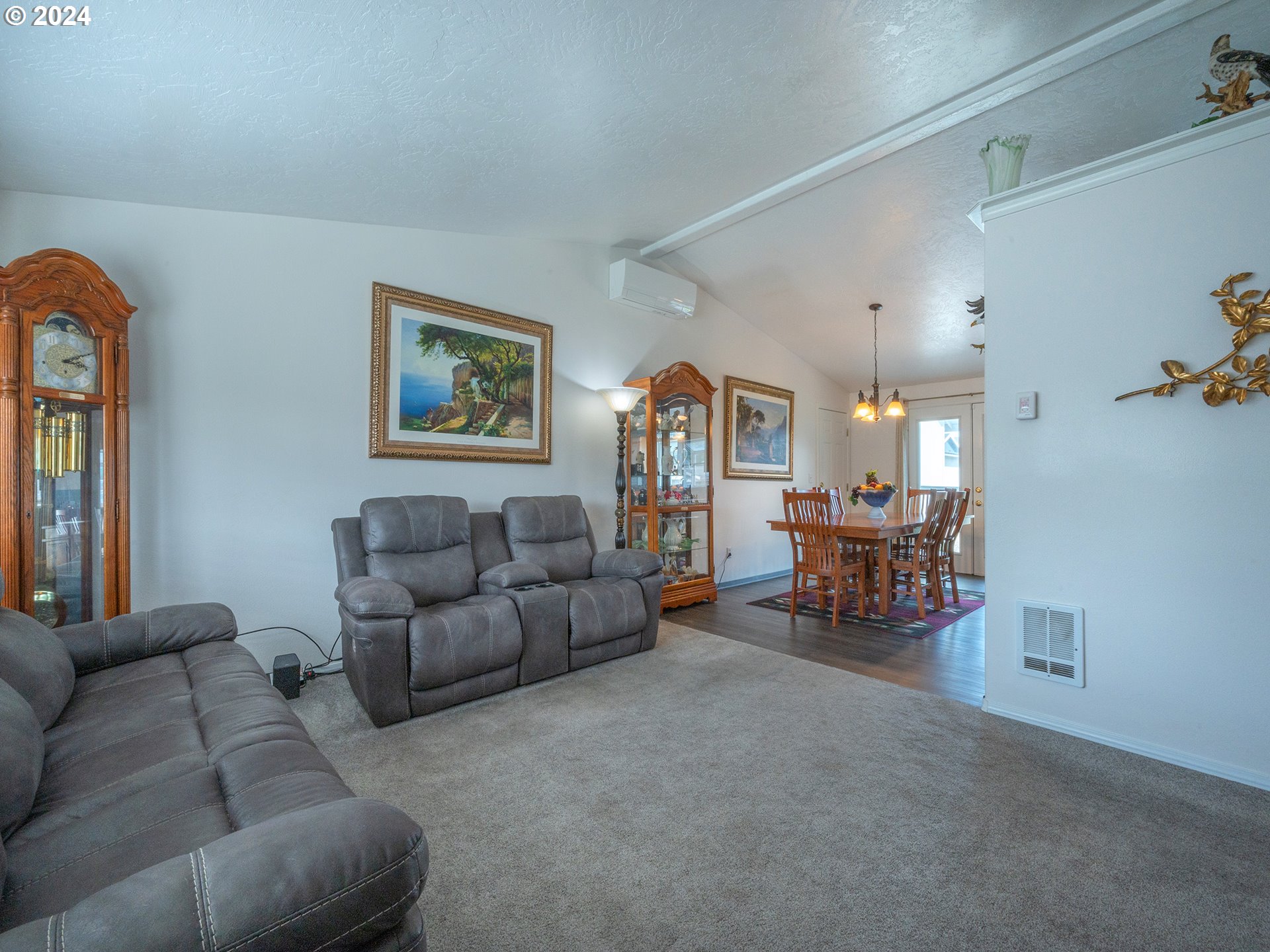 889 Aldridge Place Springfield, OR 97478 - Photo 3 of 46 a living room with furniture and a lamp