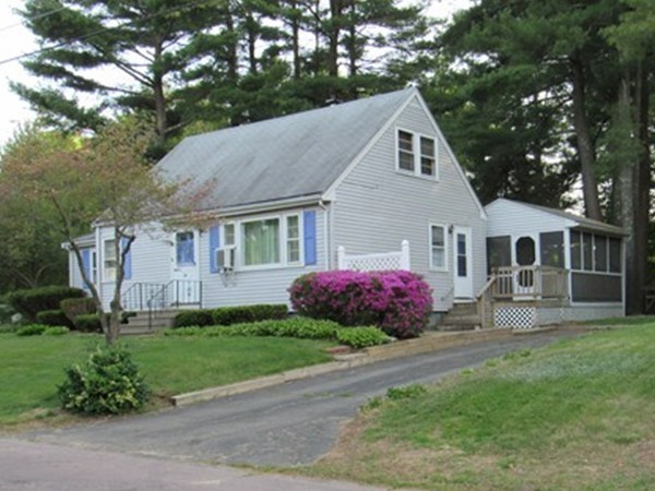 121 Hamilton Road Wrentham, MA 02093 - Photo 2 of 15