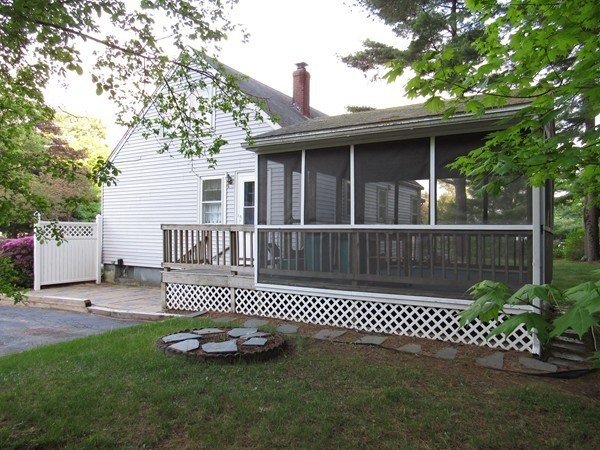 121 Hamilton Road Wrentham, MA 02093 - Photo 3 of 15