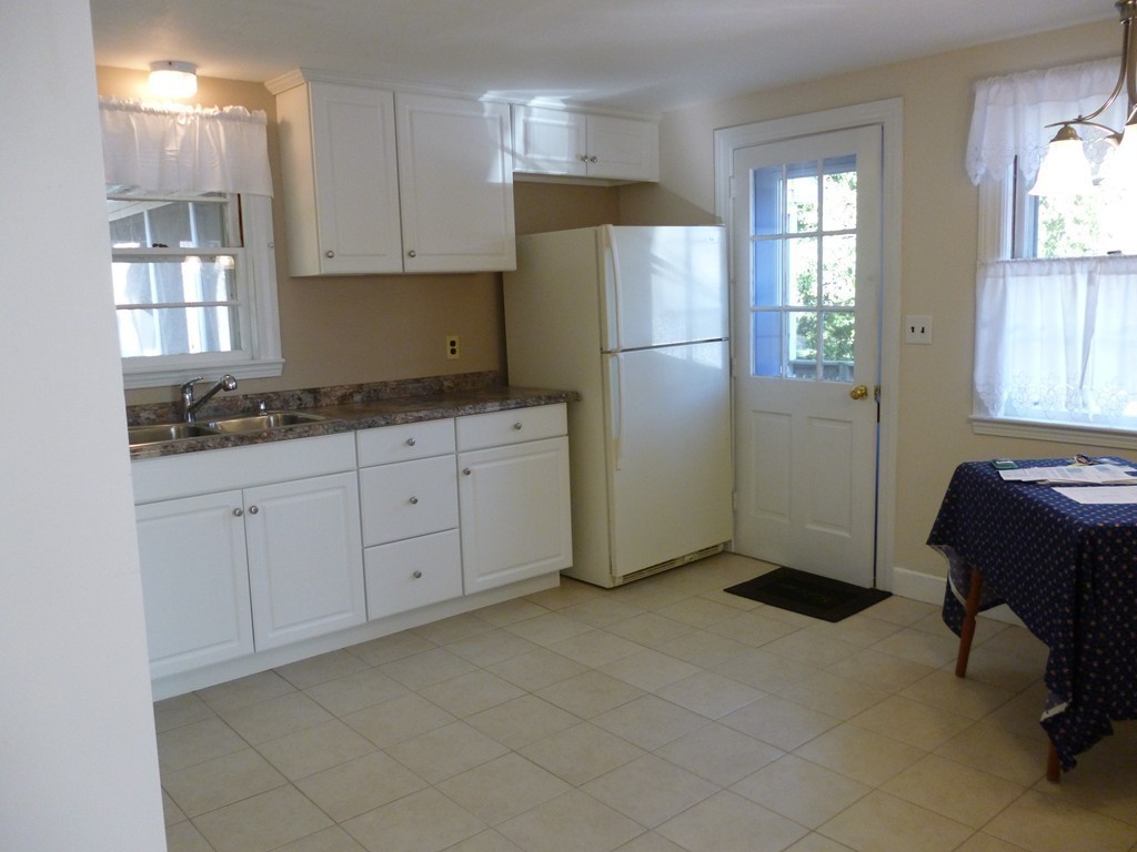 121 Hamilton Road Wrentham, MA 02093 - Photo 5 of 15