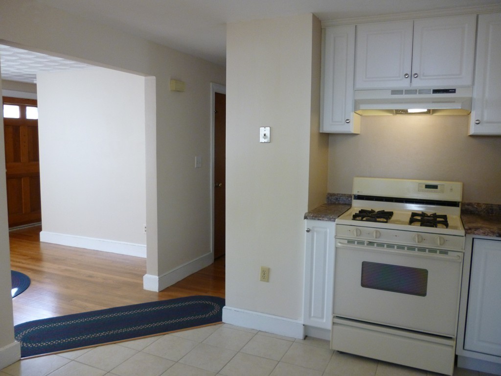 121 Hamilton Road Wrentham, MA 02093 - Photo 8 of 15
