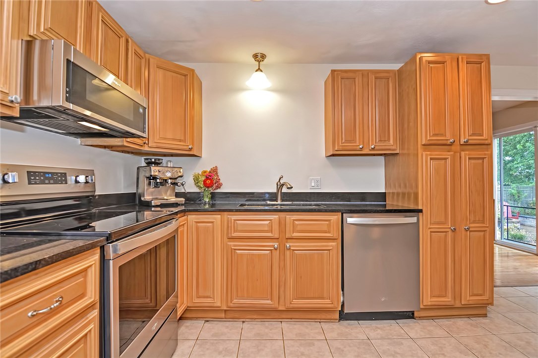135 Sowams Road Barrington, RI 02806 - Photo 11 of 33 Gallery Image 11