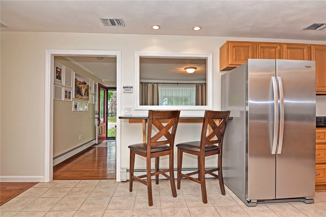 135 Sowams Road Barrington, RI 02806 - Photo 13 of 33 Gallery Image 13