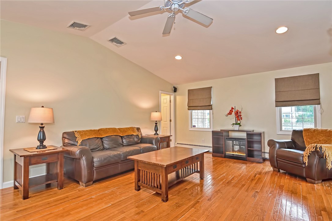 135 Sowams Road Barrington, RI 02806 - Photo 15 of 33 Gallery Image 15