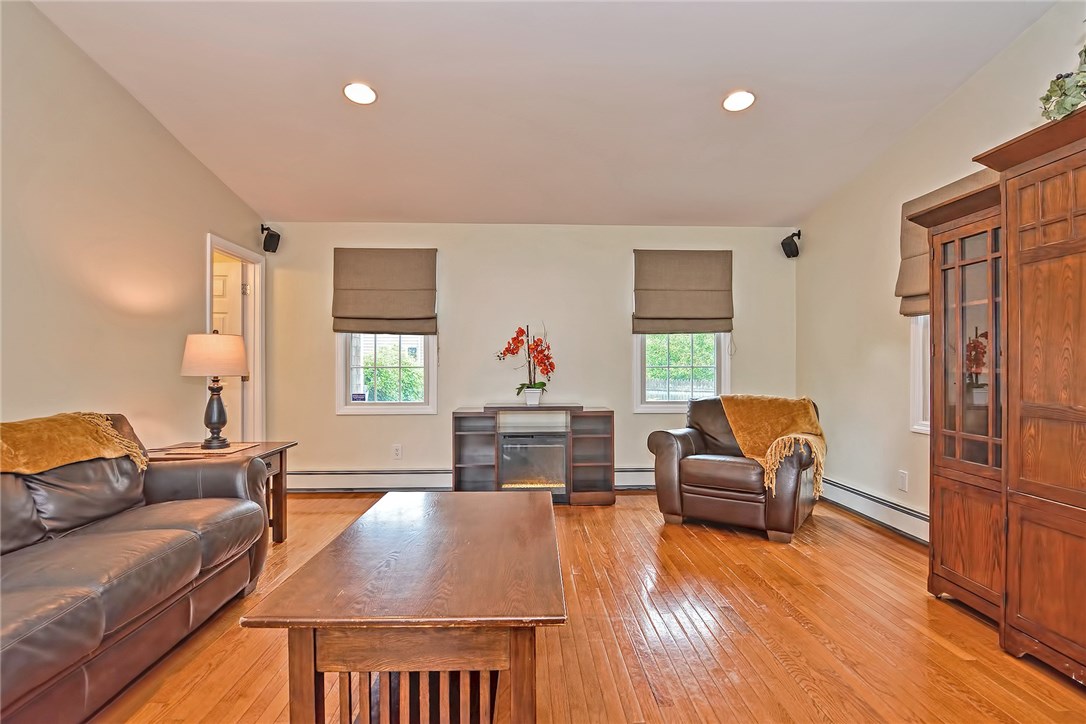 135 Sowams Road Barrington, RI 02806 - Photo 17 of 33 Gallery Image 17