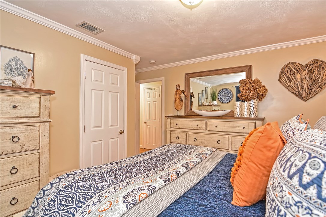 135 Sowams Road Barrington, RI 02806 - Photo 20 of 33 Gallery Image 20