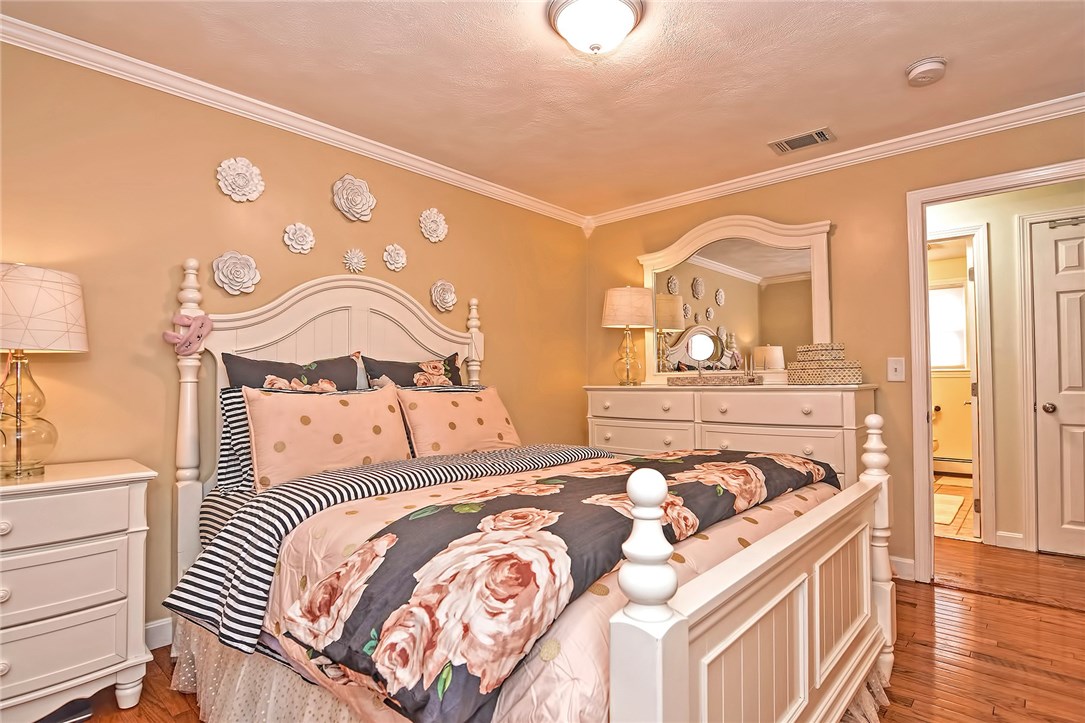 135 Sowams Road Barrington, RI 02806 - Photo 23 of 33 Gallery Image 23