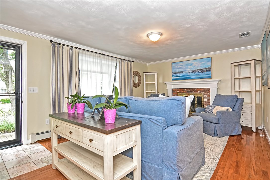 135 Sowams Road Barrington, RI 02806 - Photo 7 of 33 Gallery Image 7