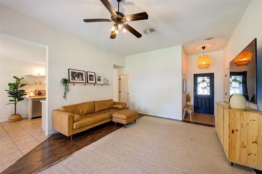 1606 North Mcdonald Avenue, Unit B Decatur, TX 76234 - Photo 12 of 25