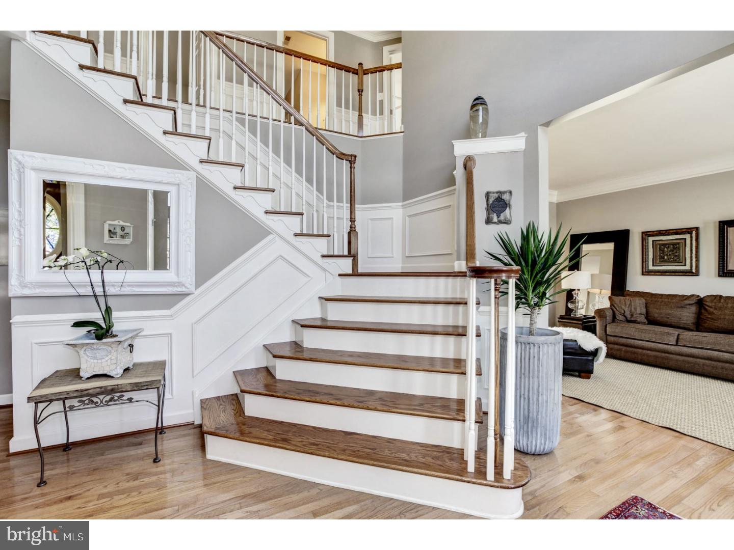 655 Sligo Road Avondale, PA 19311 - Photo 2 of 25 Foyer