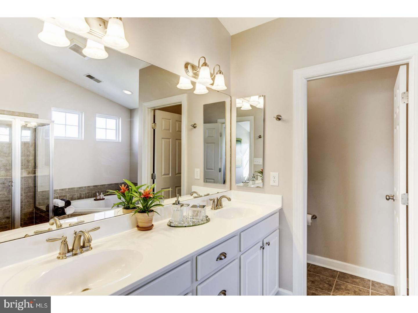 655 Sligo Road Avondale, PA 19311 - Photo 17 of 25 Master Bathroom